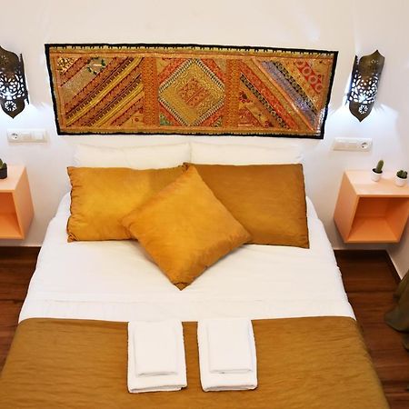 Puerta Real Apartamentos Севилья Экстерьер фото